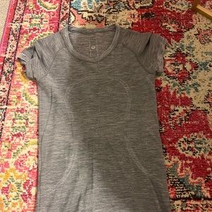 Lulu lemon grey swiftly tech
